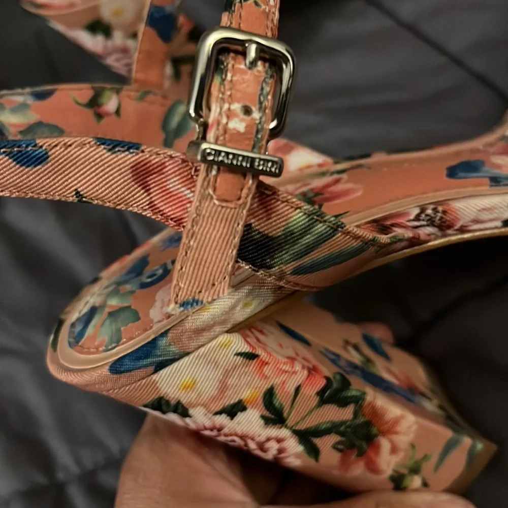 Gianni Bini summer dress shoes - Picture 2 of 4